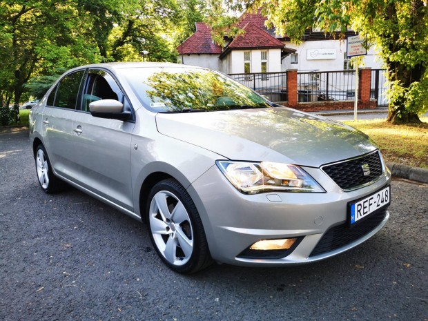 SEAT Toledo 1.6 CR TDI Style Újszerű /gyári fén...