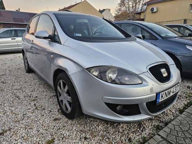 SEAT Toledo 2.0 PD TDI 16V Open vonóhorog