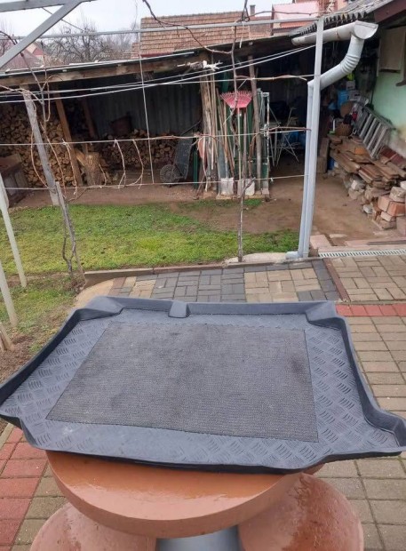 SEAT teljes htlca kszlet. Alufelni tli gumival