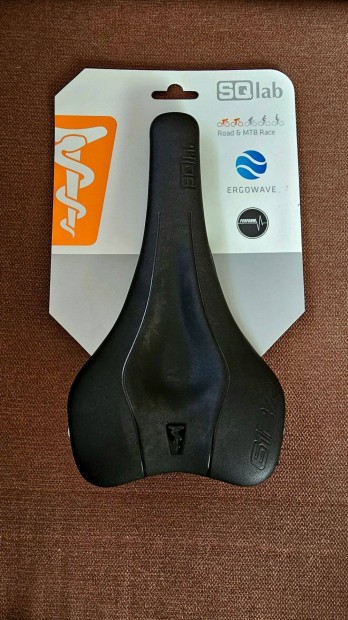 SQ-Lab saddle 612 Ergowave R Carbon nyereg