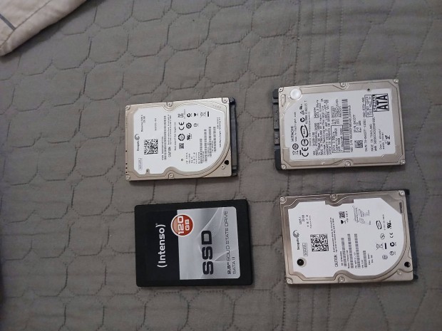 SSD HDD Merevlemezek