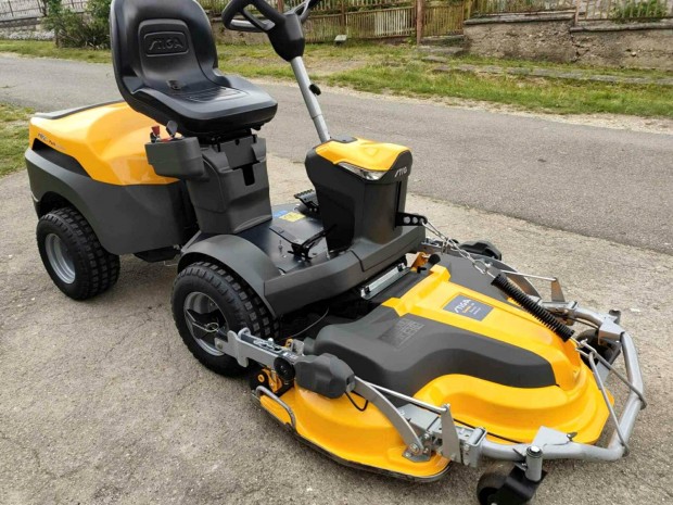 ST Stiga Park 320PW V2 18HP Fűnyíró traktor Fűnyírótraktor