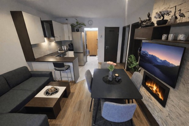 SUN Lak�park 49 nm-es lak�s elad� Mosonmagyar�v�ron