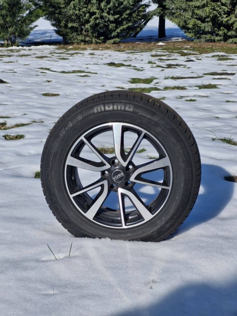 SUV Pole W-4 Pr�mium T�li gumi Nissan X-Trail felnivel- 4db