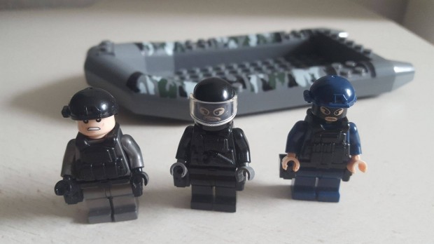 SWAT Team Egyedi Minifigura s Csnak