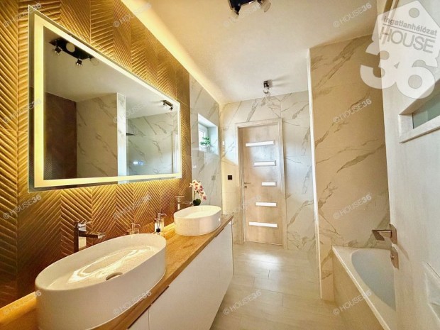 SZERELEM ELS� L�T�SRA