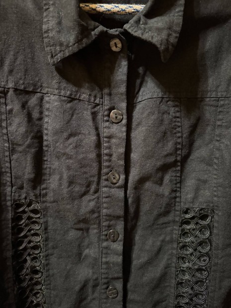 S/M-es fekete, fonatos d�sz�t�s� n�i mell�ny