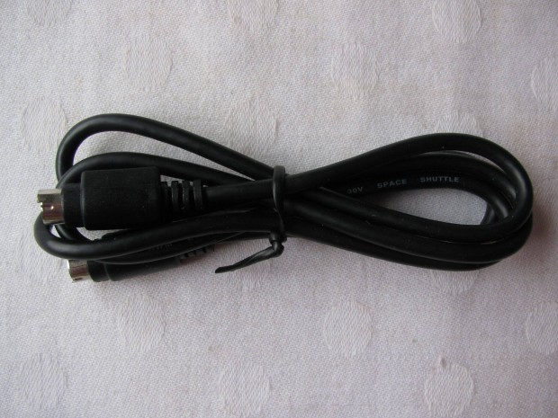 S-VHS, 7 pólusú kábel dugókkal