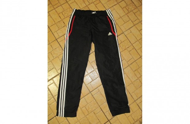 S-es Adidas jogging als