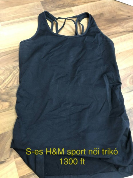 S-es H&M fekete sport trik