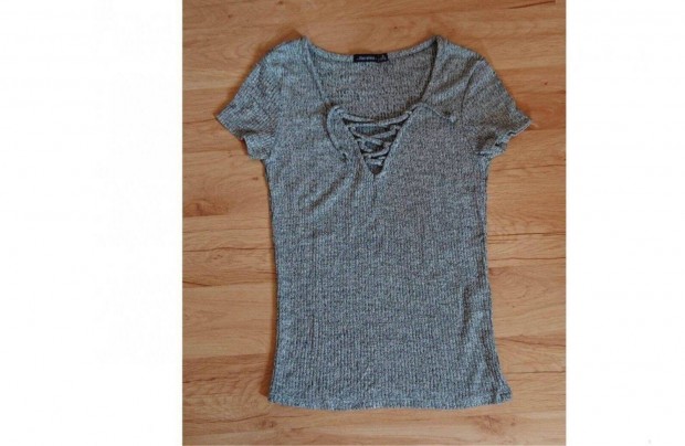 S-es m�ret� k�t�tt Bershka fels�