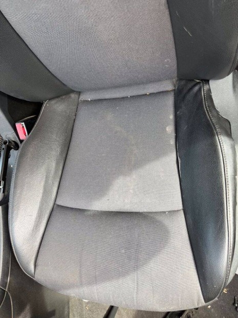 Saab 9.3 SS Fekete B�r-sz�vet �lesszett, nem f�thet�