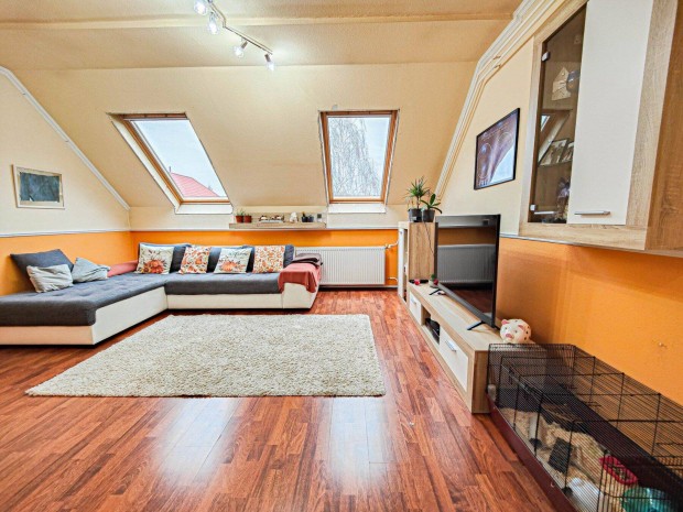 S�gv�ri kertv�ros 3 szob�s lak�s