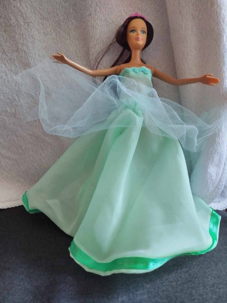 Saját készítésű Barbie ruha ajándék új babával