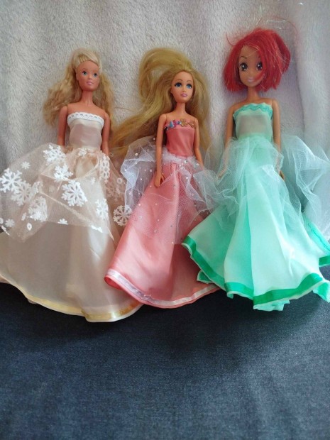 Saját készítésű Barbie ruhák ajándék babával