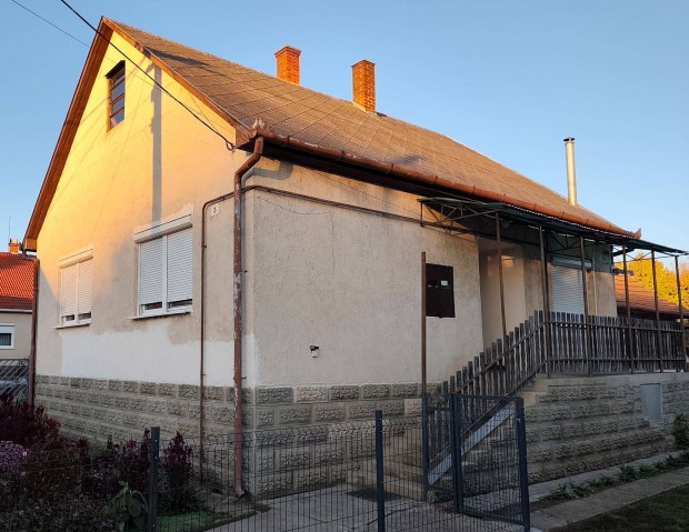 Saj��r�s�n csal�di h�z elad�