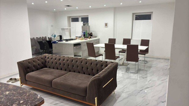 Saj�petri fel �j�tot Csal�di h�z elad� 