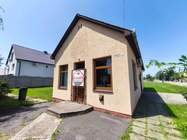 Sajószentpéter 63 m -es üzlethelyiség 370 m saját telken