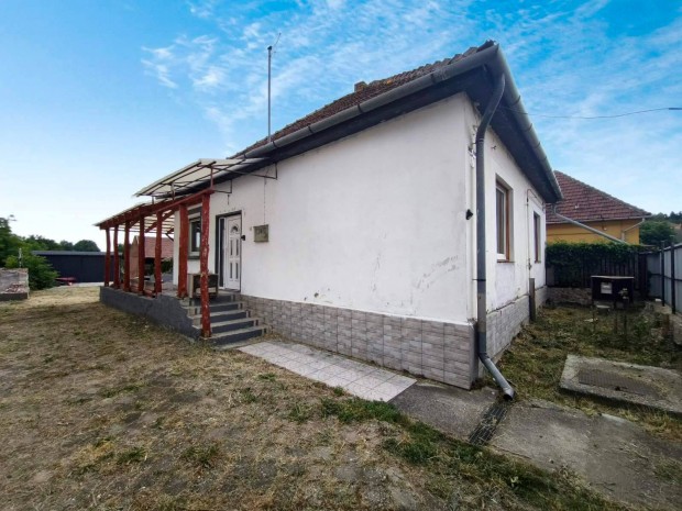 Sajószentpéter 82 m 3 szobás nagy konyhás családi ház
