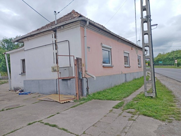 Sajószentpéteren remek áron, 2 szobás családi ház Eladó!