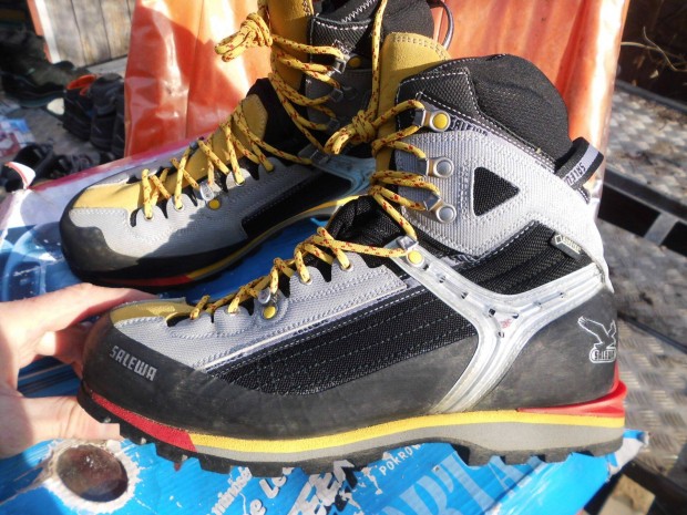 Salewa sznes 45-s trabakancs elad,