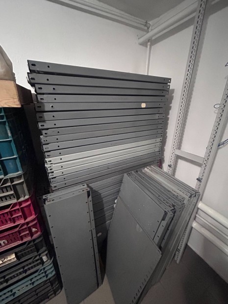 Salg� polcok �s l�bak