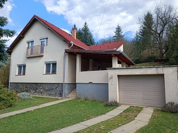 Salg�tarj�n b�torozott/g�pes�tett, belv�ros k�zeli ingatlan