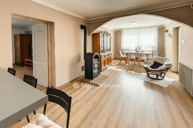 Salg�tarj�ni 105 nm-es h�z elad�