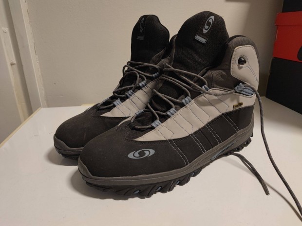 Salomon Gore-Tex bakancs 48