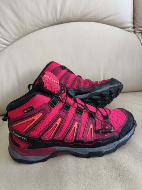 Salomon Gore -Tex 35-s tracip!