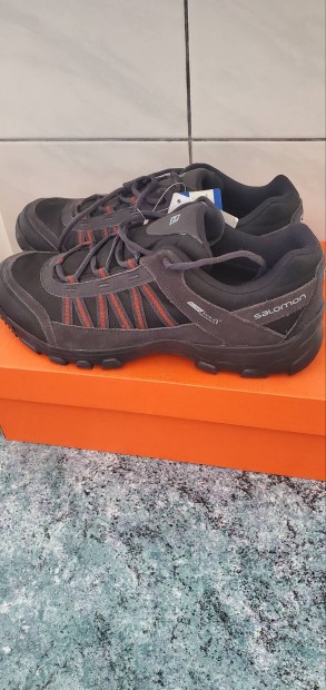 Salomon  44- es cipo.