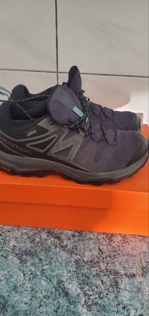 Salomon gore-tex 40-es cipo.