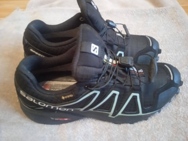 Salomon gore-tex túracipő 37 1/3-os méretben eladó!