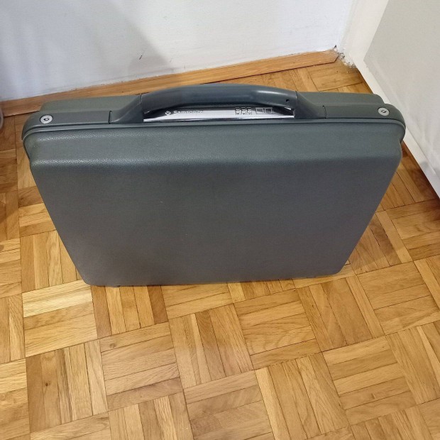 Samsonite aktatska kulcsokkal 48cmx36cmx11cm