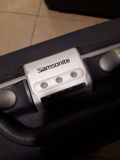 Samsonite merev falu brnd