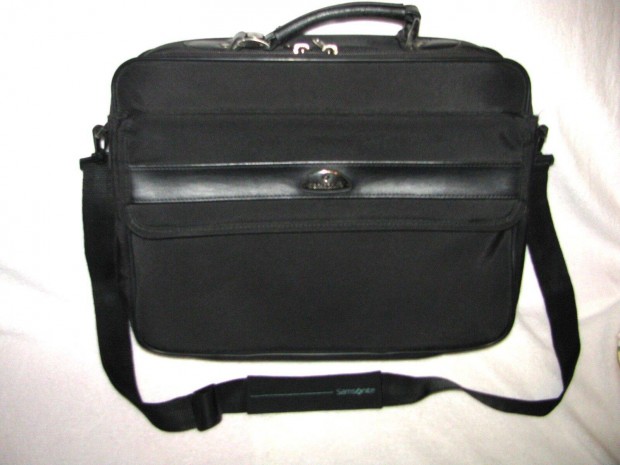 Samsonite tska, laptoptarts 40x30, elegns, kemnytett oldal