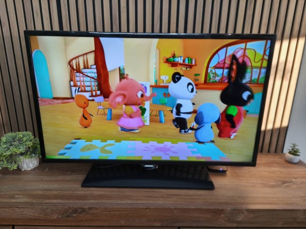 Samsung 102CM LED TV. Mindig TV. Full HD. Usb