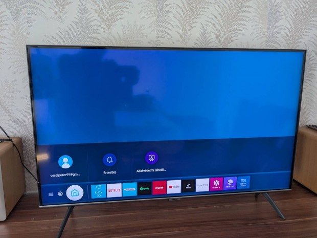 Samsung 110cm es smart 4k LED tv qled