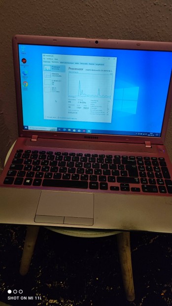 Samsung 15,6- os pink laptop j ssd-vel, j aksival