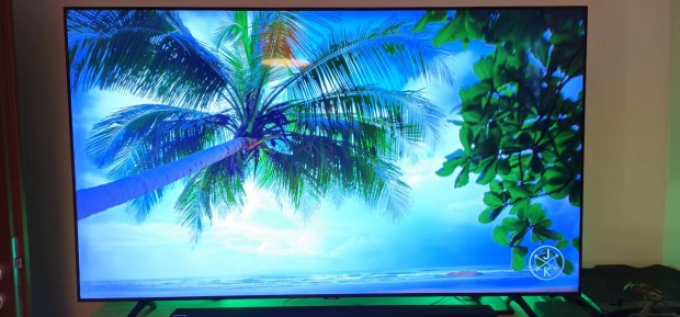 Samsung 165cm Crystal UHD 4K Smart TV elad 