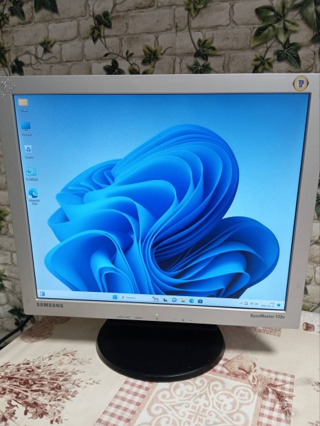 Samsung 172v 17" monitor 4:3 kparny jszer llapotban 