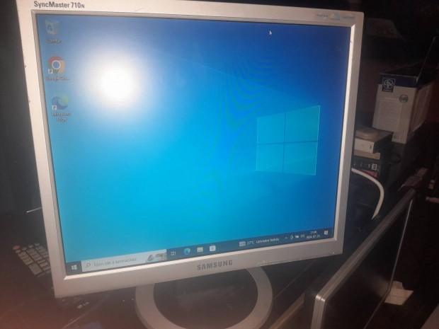 Samsung 17 colos monitor 