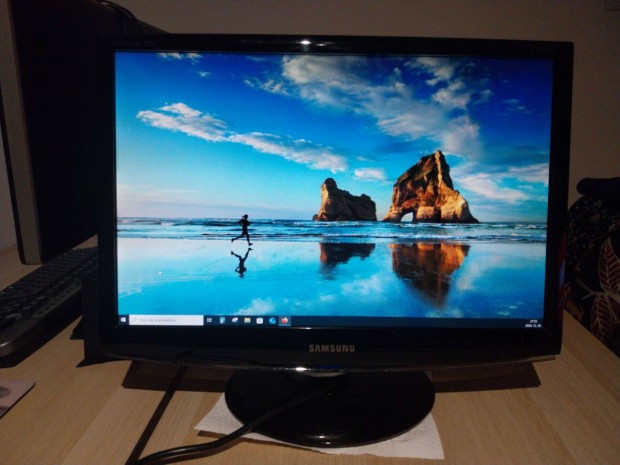 Samsung 22"-os LCD monitor elad!