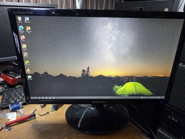 Samsung 22 col monitor HDMI-s