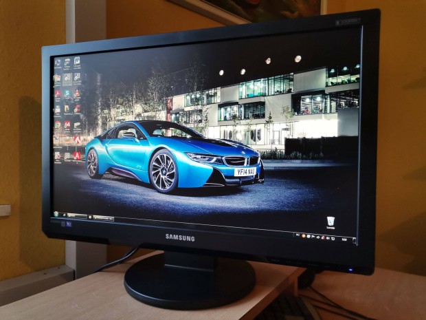 Samsung 2494HS, 24" Full HD, 5ms, HDMI, DVI, VGA, hangszrk