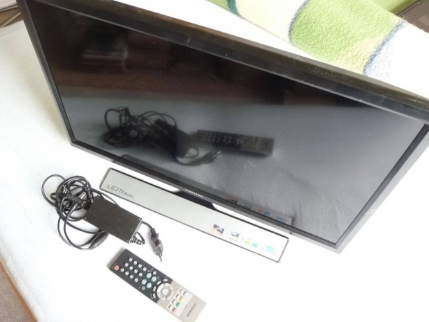 Samsung 24" Monitor LED LCD TV DVB-T DVB-C USB HDMI PIP