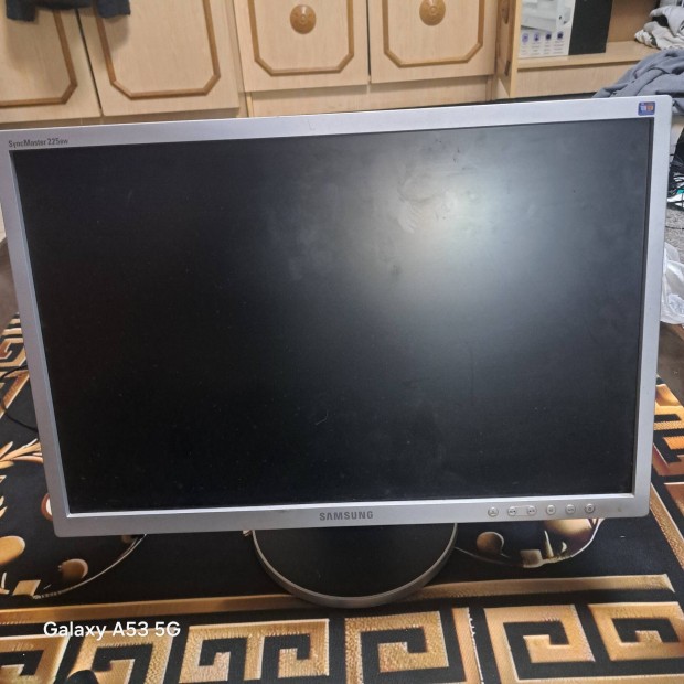 Samsung 24 colos monitor