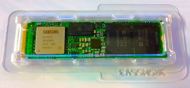 Samsung 256 GB Nvme Pcie SSD + Hűtés + Win 11