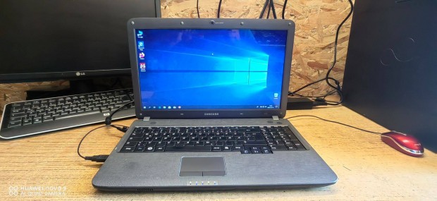 Samsung 2mag,4gb DDR3,250gb,webcam,wifi,win10