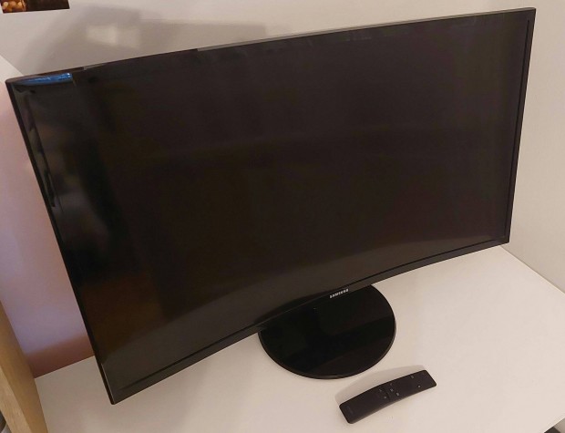 Samsung 32"-os velt gaming monitor s multimdis televzi